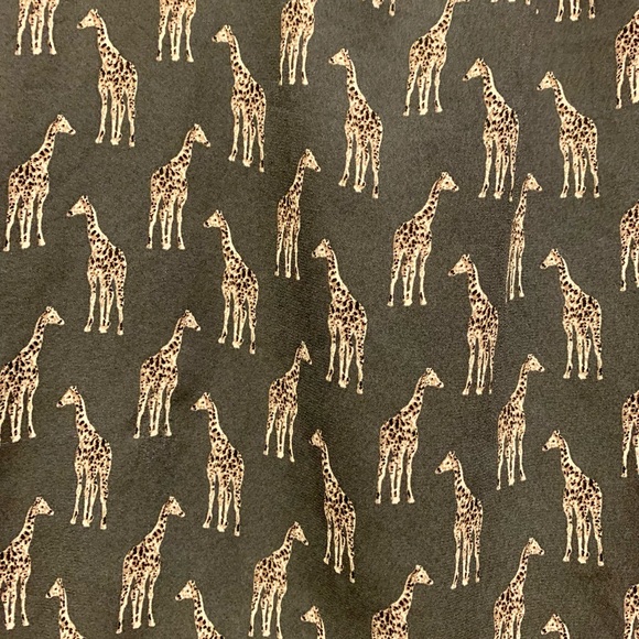 H&M pattern blouse - Picture 2 of 2